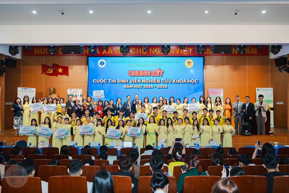 Sôi nổi vòng chung kết cuộc thi “Sinh viên nghiên cứu khoa học” Khoa Du lịch và Ẩm thực Năm học 2025 – 2026