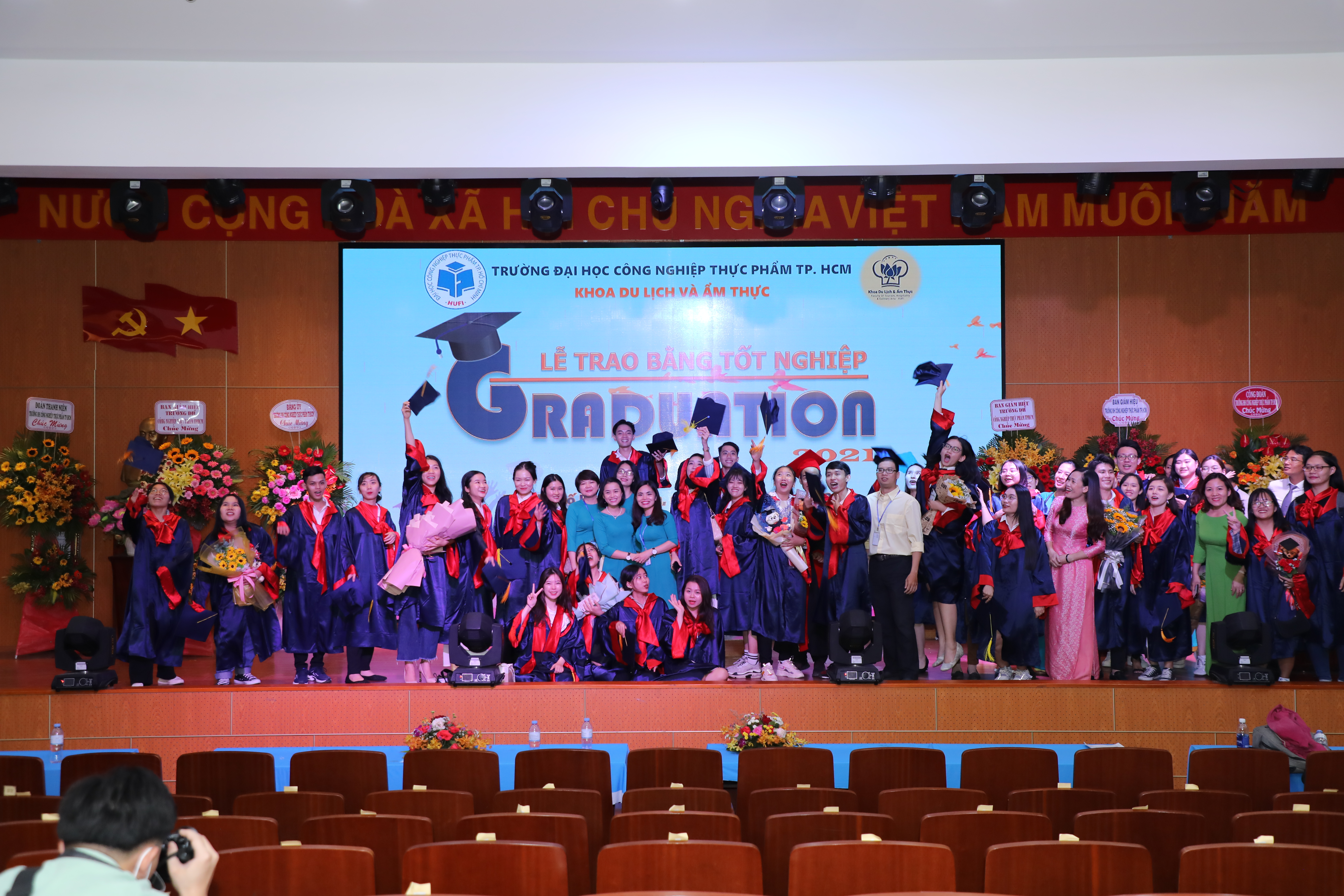 Gallery: 2021 Graduation Ceremony | Faculty of Tourism and Culinary Arts