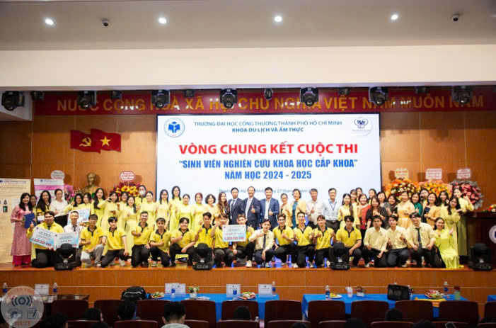 CHUNG KẾT CUỘC THI NGHIÊN CỨU KHOA HỌC CẤP KHOA 2025  DO KHOA DU LỊCH VÀ ẨM THỰC TỔ CHỨC