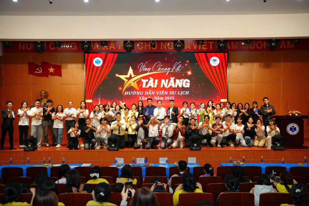 Hướng dẫn viên du lịch tài năng: Một sân chơi thú vị cho sinh viên